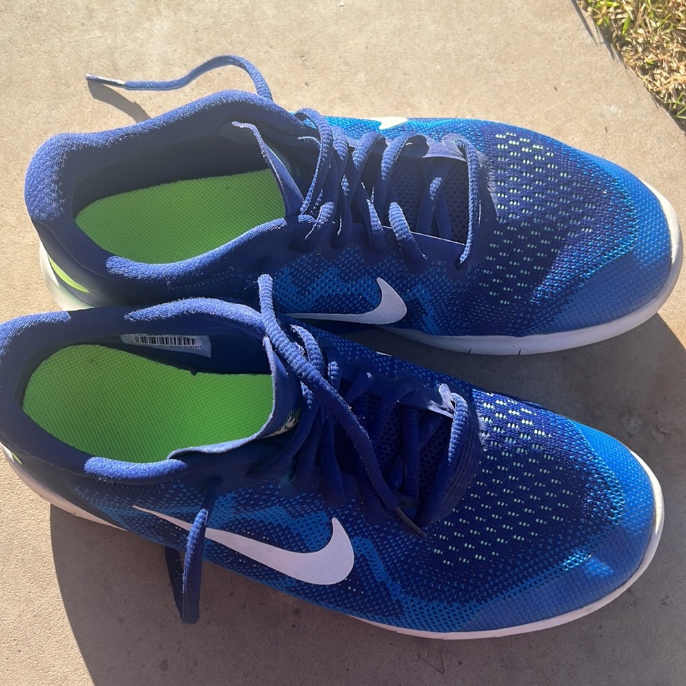 Nike Free RN running shoes. Boys/men size 7. Excellent condition. Barely worn. - Picture 8 of 12